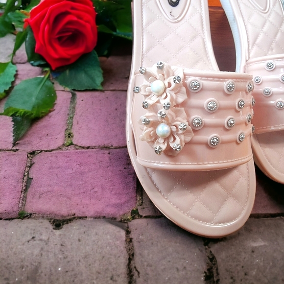 Ladies Light Pink Rubber Slides with Bling - Picture 5 of 7